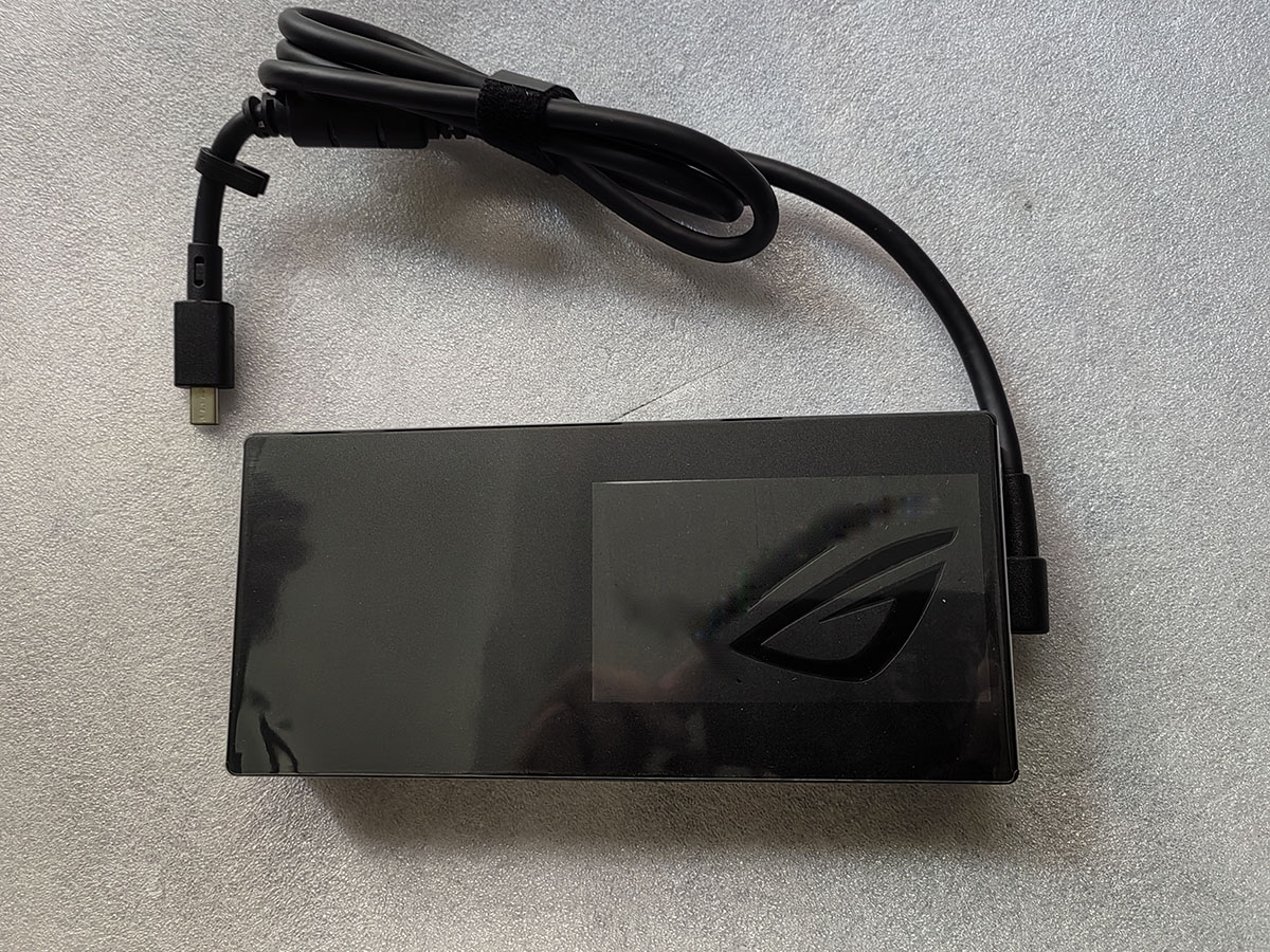 NIEUWE 20 V 19A Rechthoek Conn - Pc Gaming Asus Rog recensie en prijs