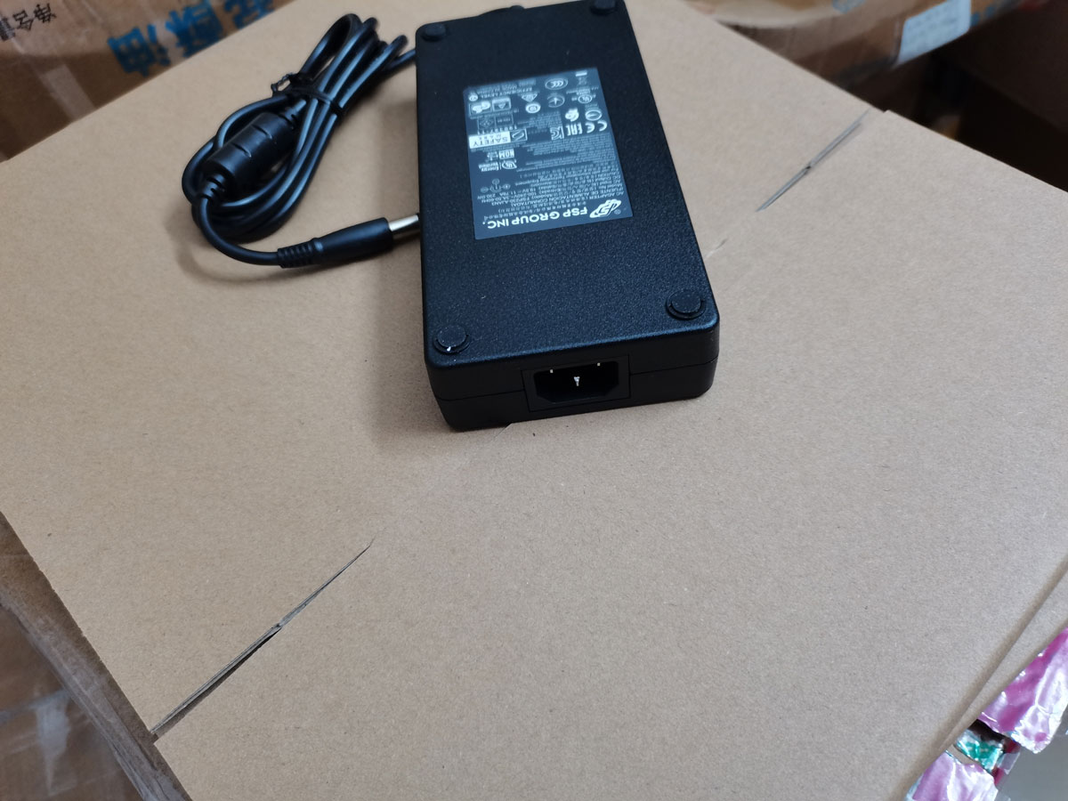 NIEUWE Echte Slanke FSP 19.5 V - Pc Gaming Uk recensie en prijs