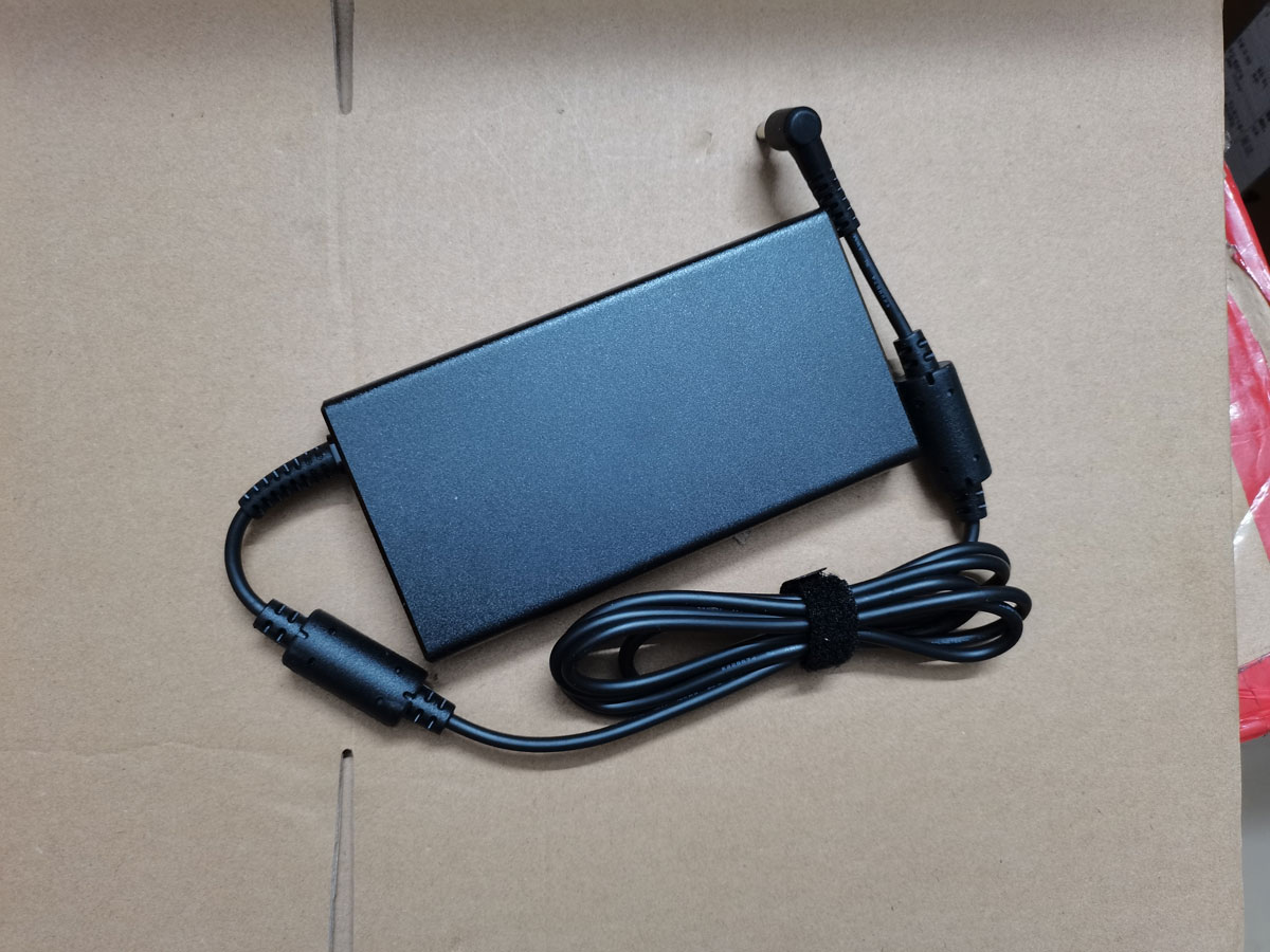 NIEUWE OEM Slim Chicony 20.0 V - Pc Gaming Uk recensie en prijs