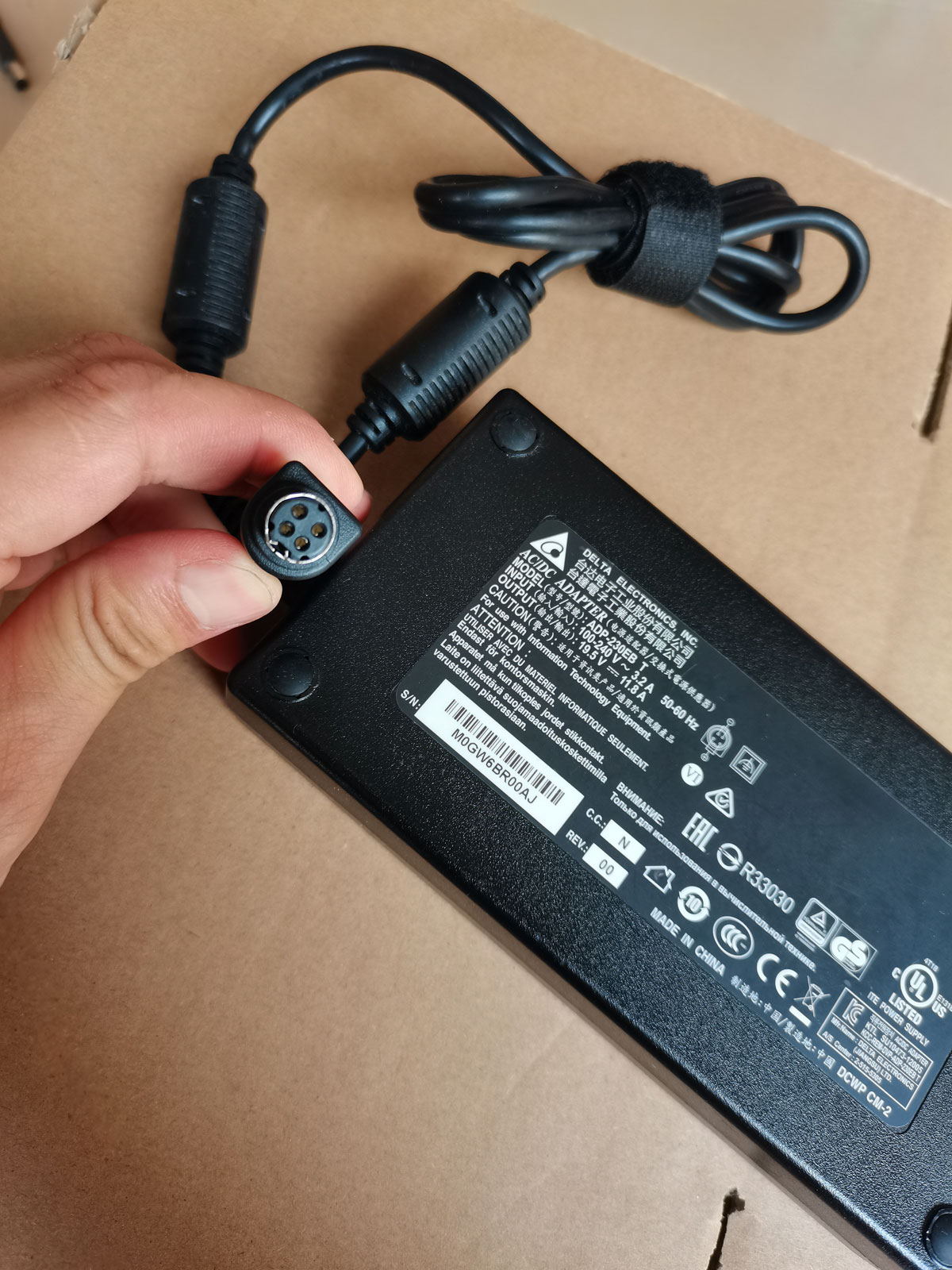 OEM Delta 230 W 19.5 V 11.8A A - Pc Gaming Uk recensie en prijs